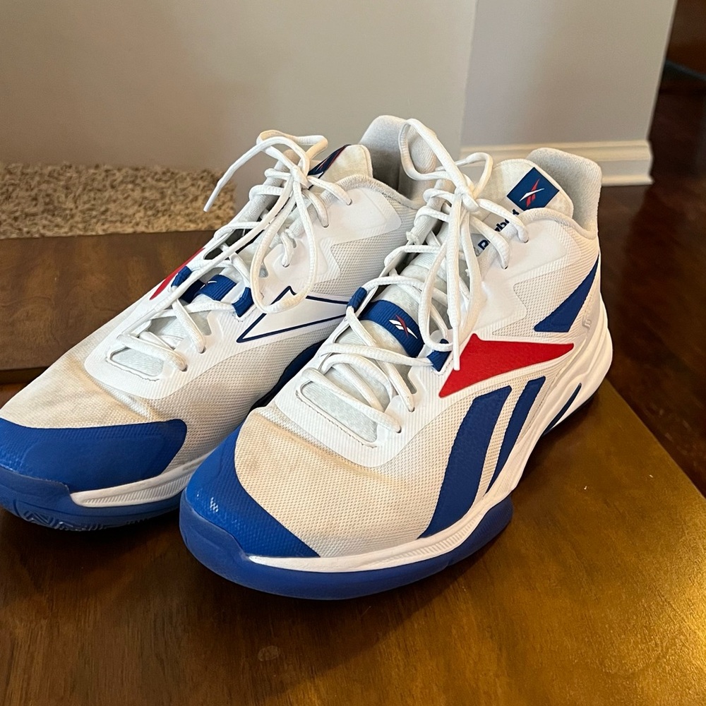 Reebok Mens More Buckets White Court Fitness Basketball Shoes